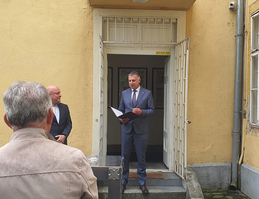 BANJA LUKA, APRIL 20 /SRNA/ – Republika Srpska Minister of Education and Culture Borivoje Golubović said that the exhibition "Press in Bosanska Krajina 1906–1941", opened today at the Archives of Republika Srpska, highlights the fact that the first newspapers in Banja Luka were published 120 years ago.