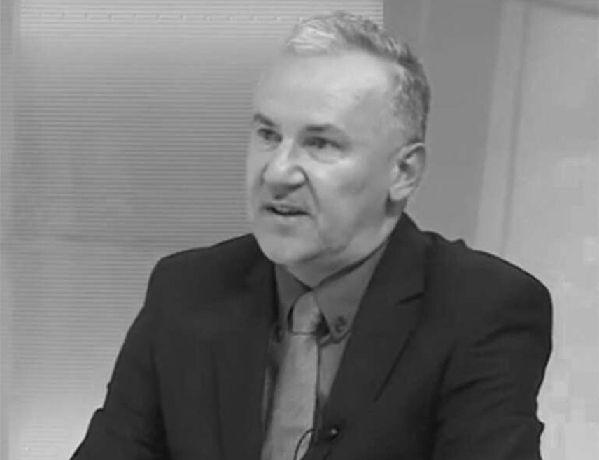 БАЊАЛУКА, 21. АПРИЛА /СРНА/ - Предсједник Милорад Додик упутио је изразе најдубљег саучешћа породици, пријатељима и радним колегама преминулог доктора Зорана Мавије, истичући да је његовим одласком Република Српска изгубила великог стручњака, човјека и пожртвованог хуманисту.