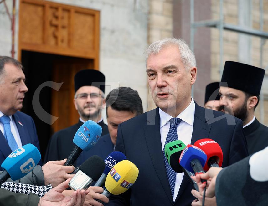 БАЊАЛУКА, 21. АПРИЛА /СРНА/ - Замјеник министра иностраних послова Руске Федерације Александар Грушко изјавио је да је руска делегација задивљена величанственошћу руско-српског храма у Бањалуци, који је, како је рекао, симбол руског и српског народа.