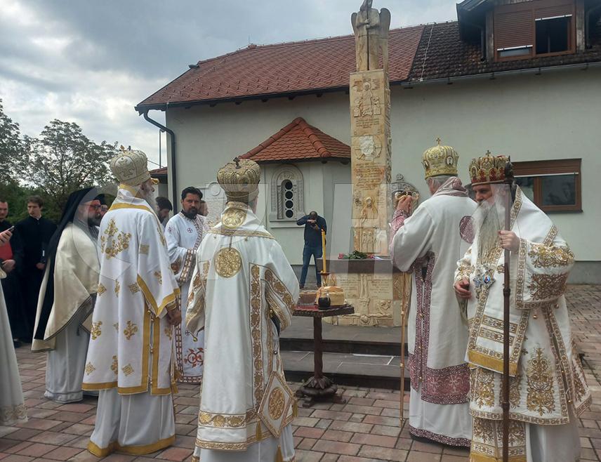 JASENOVAC, APRIL 22 /SRNA/ – His Eminence Metropolitan Atanasije of Mileševa served the Holy Hierarchal Liturgy today at the Jasenovac Monastery marking 81 years since the breakout of the last Jasenovac camp inmates.