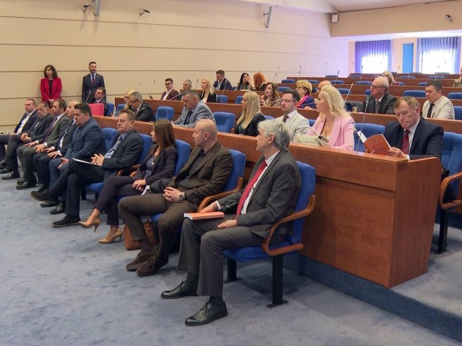 БАЊАЛУКА, 23. АПРИЛА /СРНА/ - Предсједник Народне скупштине Републике Српске Ненад Стевандић изјавио је данас у Бањалуци да је малољетничко насиље у свијету у порасту и да се зато не смије допустити да такво понашање постане учестало на Балкану.