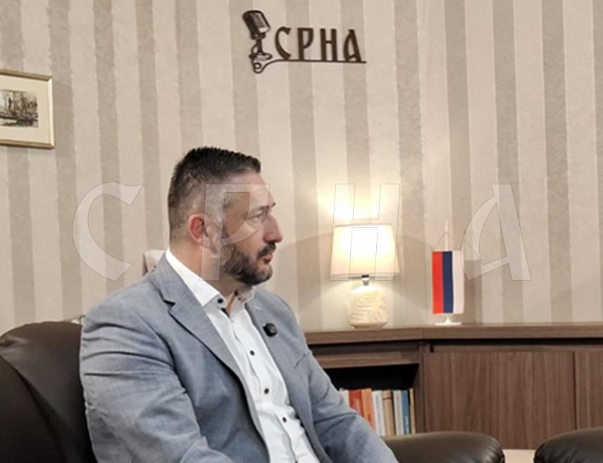 БАЊАЛУКА, 25. АПРИЛА /СРНА/ - Предсједник бањалучке Скупштине града Љубо Нинковић истиче да градоначелник Драшко Станивуковић није успио да ријеши проблем саобраћајних гужви на градским улицама иако упорно тврди да јесте, те указао да Бањалука нити је уређена нити чиста.