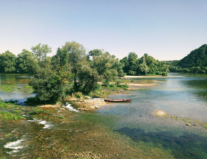 БАЊАЛУКА, 25. АПРИЛА /СРНА/ - Парк природе "Уна" представља једно од значајнијих заштићених подручја у Републици Српској, са изузетним природним вриједностима, богатим биодиверзитетом и значајним хидролошким системом ријеке Уне, изјавио је Срни министар за просторно уређење, грађевинарство и екологију Републике Српске Бојан Випотник.