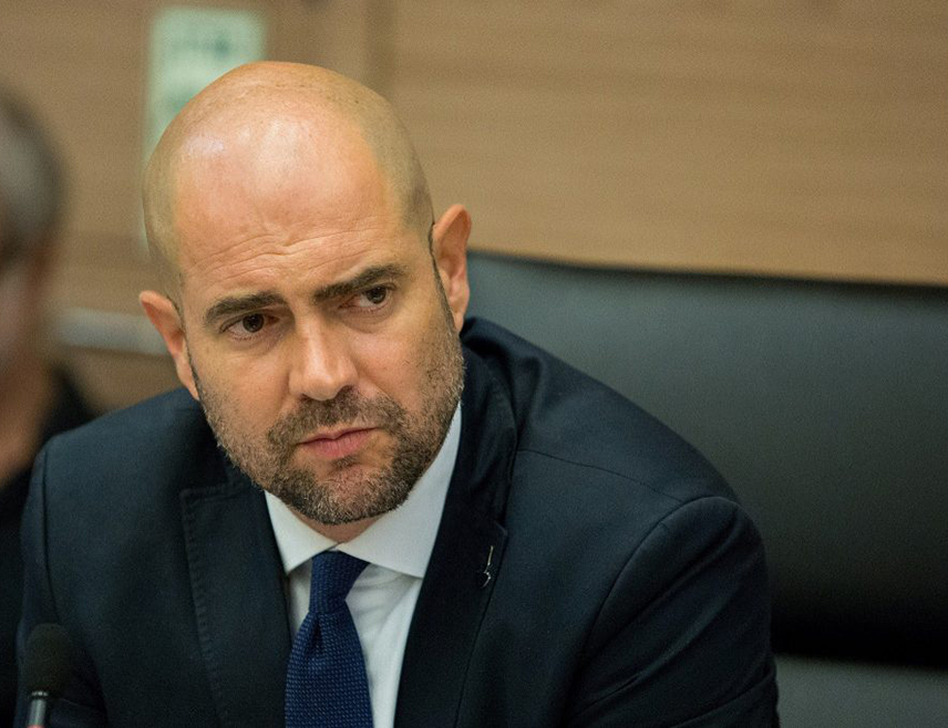 ТЕЛ АВИВ, 25. АПРИЛА /СРНА/ - Предсједник Кнесета Амир Охана истакао је да је са жаљењем примио вијест о смрти мајке предсједника Милорада Додика и упутио искрено саучешће породици Додик у овим тешким тренуцима.