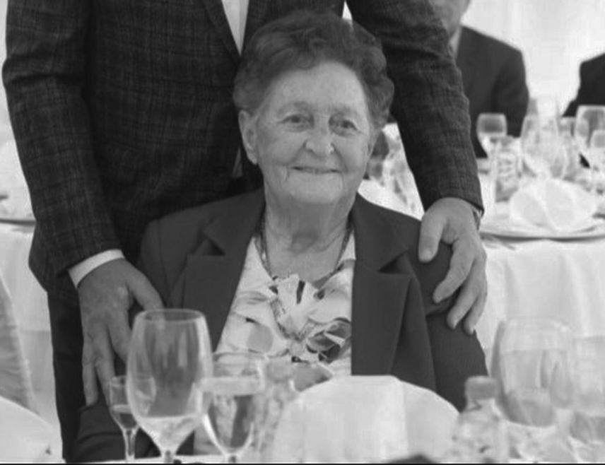 ЛАКТАШИ, 25. АПРИЛА /СРНА/ - Мира Додик, мајка предсједника Милорада Додика, биће сахрањена сутра на породичном гробљу у Мрчевцима, општина Лакташи.