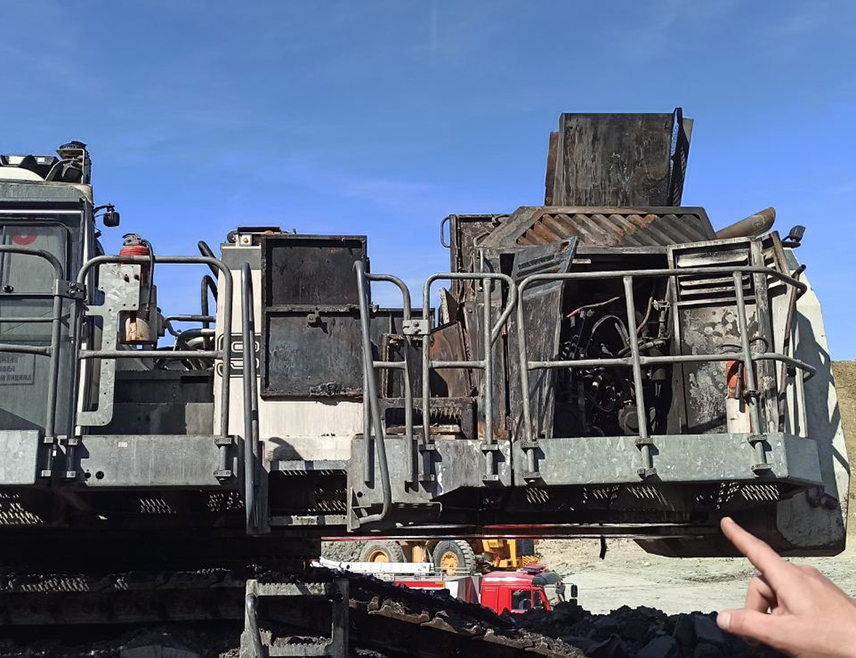 БИЈЕЉИНА, 25. АПРИЛА /СРНА/ - На површинском копу "Угљевик Исток један" јутрос је на багеру "либхер Р9150Б" дошло до пожара, који је брзо угашен и није било повријеђених лица.