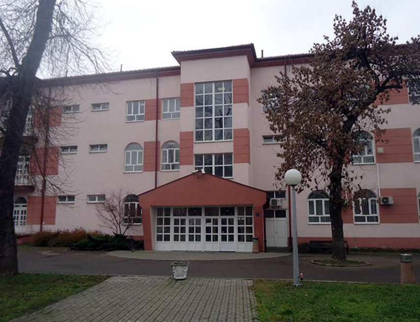 БРЧКО, 27. АПРИЛА /СРНА/ - Мушкарцу М. Р. /49/ из Брчког одређен је једномјесечни притвор због сумње да је имао сексуални односа са дјететом млађим од 15 година, саопштено је данас из Тужилаштва дистрикта.