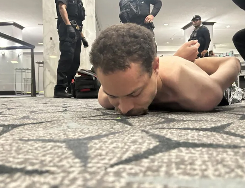 ВАШИНГТОН, 27. АПРИЛА /СРНА-Ројтерс/ - Кол Томас Ален /31/ из Торенса у Калифорнији први пут се појавио пред савезним судом у Вашингтону, два дана након што су власти саопштиле да су спријечиле напад на вечери Удружења дописника из Бијеле куће, годишњем окупљању новинара и политичара, којем је присуствовао и предсједник САД ДОналд Трамп.