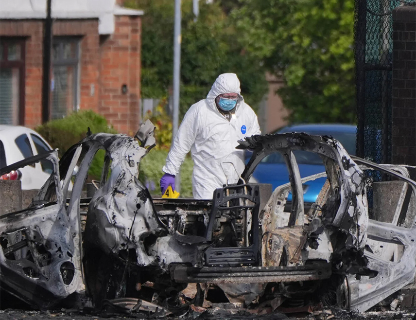 БЕЛФАСТ, 28. АПРИЛА /СРНА - РИА Новости/ - Сјеверноирска група "Нова ИРА" преузела је одговорност за експлозију аутомобил-бомбе испред полицијске станице у Белфасту, главном граду Сјеверне Ирске, јавио је новински портал "Ајриш њуз", позивајући се на саопштење групе.