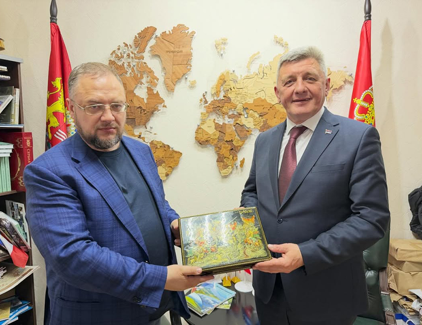 МОСКВА, 28. АПРИЛА /СРНА/ - Институције Републике Српске наставиће радити на продубљивању односа са партнерима из Руске Федерације кроз конкретне пројекте и иницијативе које ће допринијети укупном развоју и међусобном повезивању, изјавио је данас министар за научнотехнолошки развој и високо образовање Драга Мастиловић.