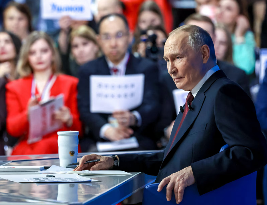 МОСКВА, 28. АПРИЛА /СРНА - РИА Новости/ - Руски предсједник Владимир Путин рекао је да пред изборе за Думу на јесен очекује провокације, укључујући оне из иностранства и наложио је специјалним службама да одлучно зауставе такве покушаје.