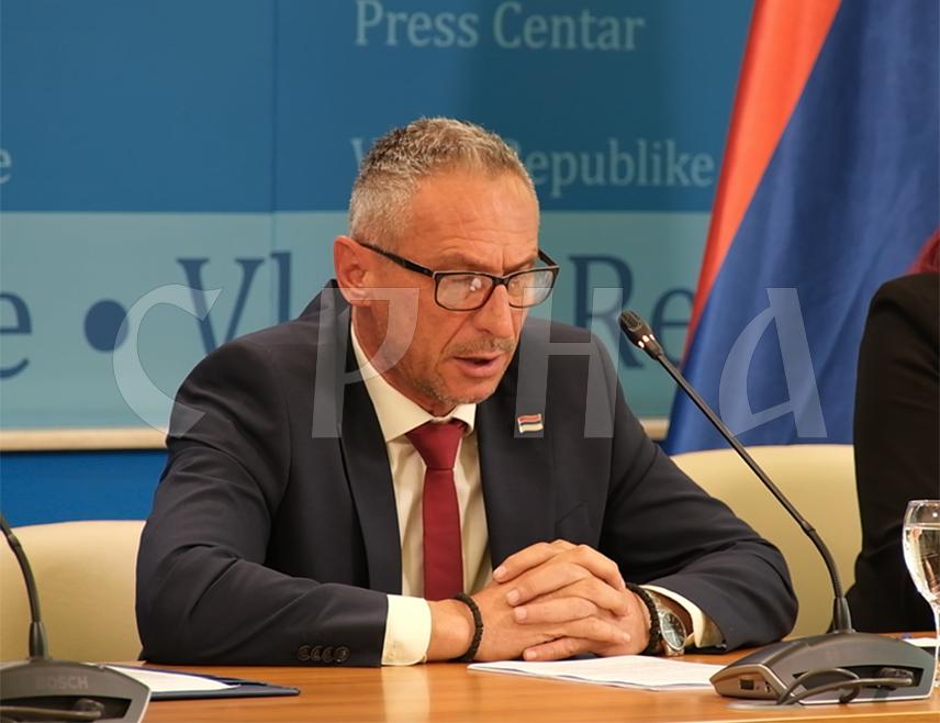 БАЊАЛУКА, 29. АПРИЛА /СРНА/ - Влада Републике Српске усвојила је одлуку да основица за обрачун борачког додатка буде пет КМ за шта ће на мјесечном нивоу бити издвојено 30 милиона КМ, а годишње 360 милиона КМ.