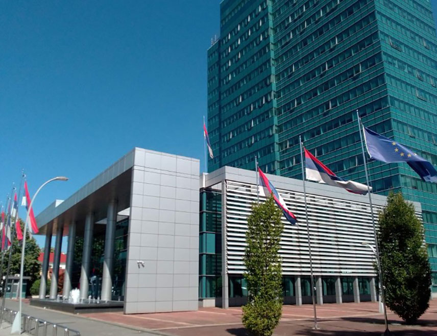 БАЊАЛУКА, 29. АПРИЛА /СРНА/ - Влада Републике Српске данас је усвојила информације о потреби финансирања пројеката на подручју Козарске Дубице, Новог Града, Шипова и Осмака  за шта је потребно укупно издвојити 6,4 милиона КМ.