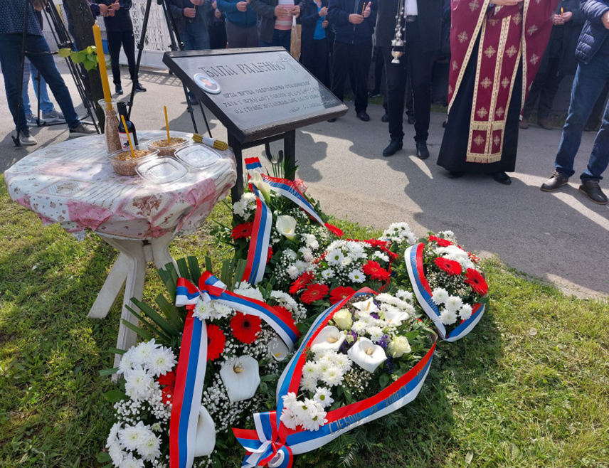 ПРИЈЕДОР, 30. АПРИЛА /СРНА/ - У Приједору ће данас бити обиљежене 34 године од погибије полицајца Раденка Ђапе из Горњег Јеловца, прве жртве у Одбрамбено-отаџбинском рату на овом подручју.