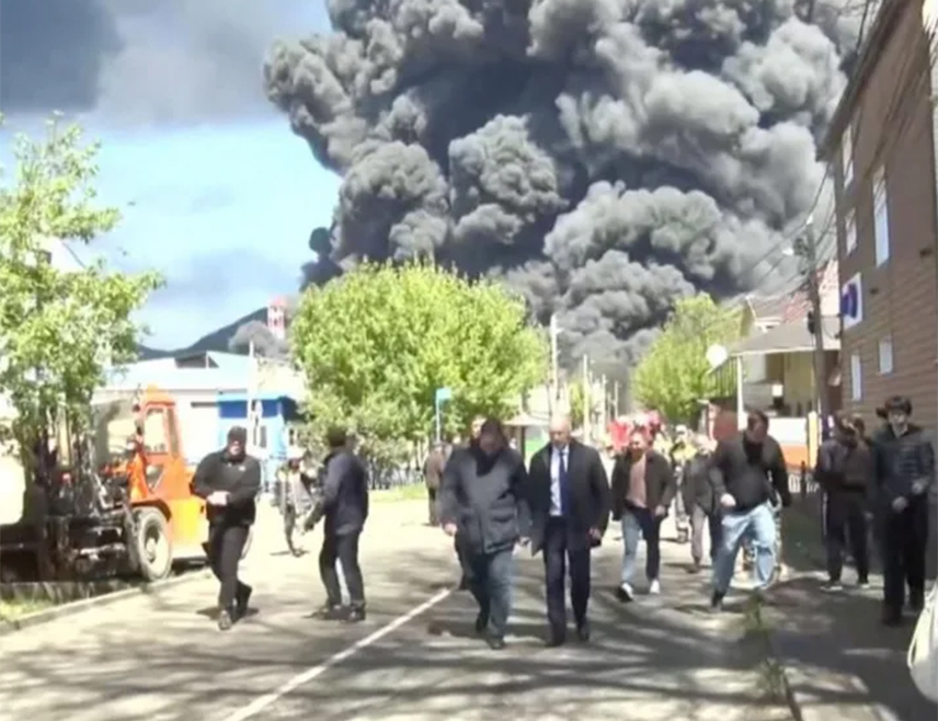 МОСКВА, 29. АПРИЛА /СРНА - РИА Новости/ - Пожар у рафинерији Туапсе је угашен, саопштило је руско Министарство за ванредне ситуације.