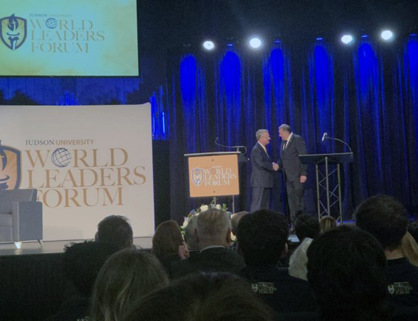 ELGIN, MAY 1 /SRNA/ – President Milorad Dodik has been presented with an award for the courage required for leadership and commitment to national sovereignty and democratic principles by Judson University in the US city of Elgin.