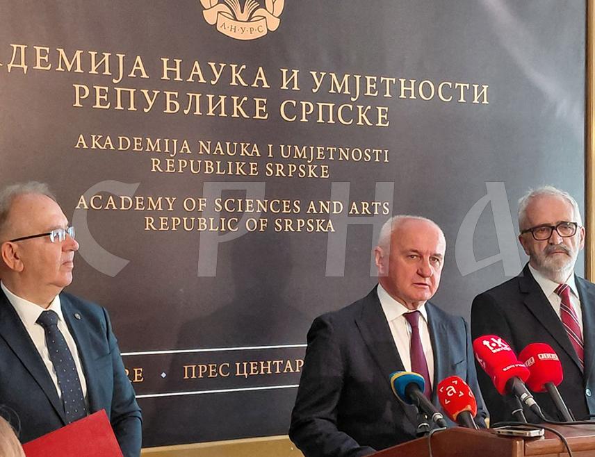 БАЊАЛУКА, 4. МАЈА /СРНА/ - Министар рударства и енергетике Републике Српске Петар Ђокић рекао је да држава путем својих институција, које су у функцији доношења одлука, треба да црпи научна знања и да им буде максимално посвећена те да их практично примјењује.