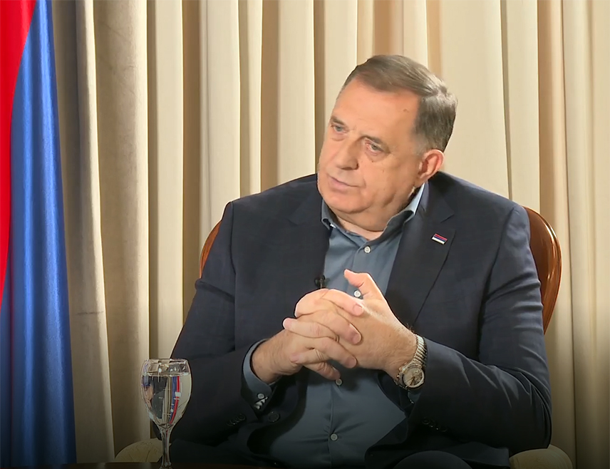 БАЊАЛУКА, 5. МАЈА /СРНА/ - Предсједник СНСД-а Милорад Додик поручио је да је генерал Ратко Младић, командант Главног штаба Војске Републике Српске, народни херој српског народа.