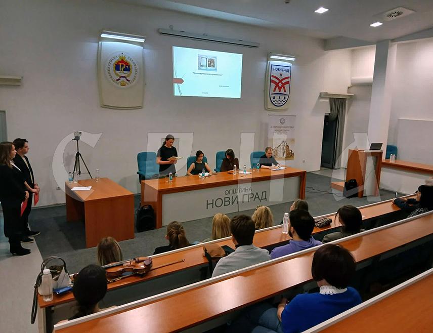 НОВИ ГРАД, 5. МАЈА /СРНА/ - У Новом Граду вечерас је одржано књижевно вече посвећено руском књижевнику Александру Пушкину.
