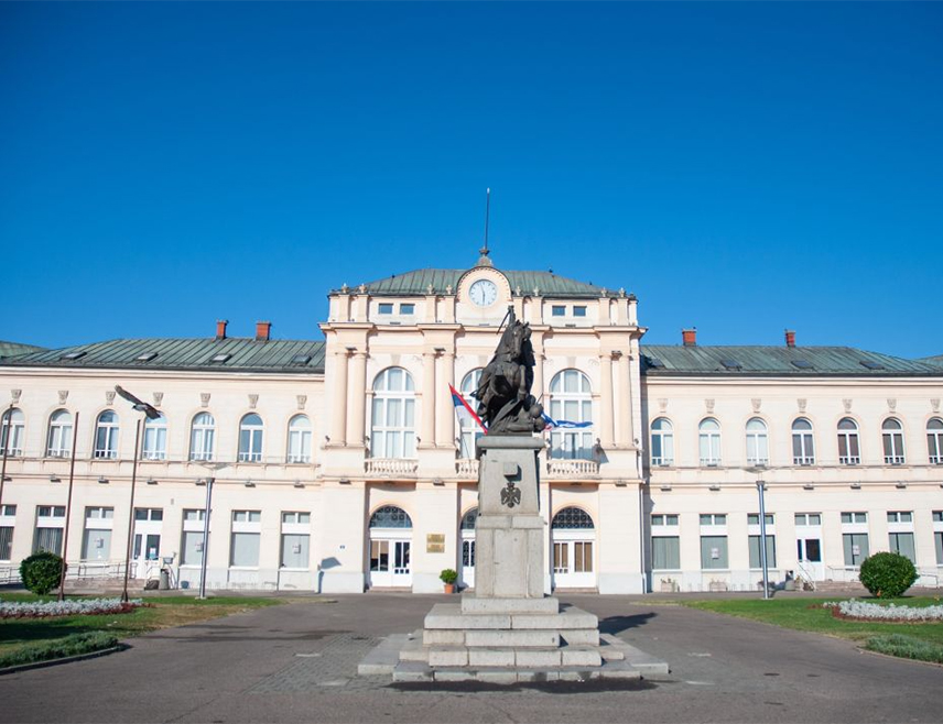 БИЈЕЉИНА, 10. МАЈА /СРНА/ - За грађане Бијељине, кориснике Градске топлане, који су зиму провели уз хладне радијаторе, амандманима на буџет обезбијеђено је 200.000 КМ помоћи, а иста сума предвиђена је и за спортске колективе, рекао је одборник СНСД-а Жико Васић и позвао Градску управу да што прије исплати ова средства.