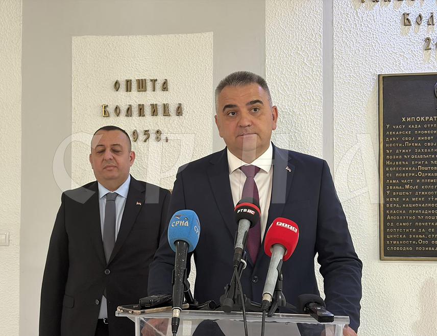 ФОЧА, 8. МАЈА /СРНА/ - Предсједник Владе Републике Српске Саво Минић рекао је данас да ће се измјене Закона о социјалној заштити доносити у складу са жељама оних на које се овај закон и односи.
