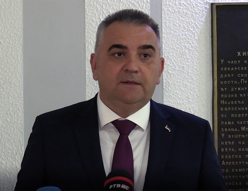 ФОЧА, 8. МАЈА /СРНА/ - Влада Републике Српске жели да од Фоче направи озбиљан здравствени, образовни и туристички центар јер ова општина има све капацитете за то, поручио је премијер Српске Саво Минић.