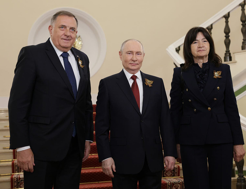 MOSCOW, MAY 9 /SRNA/ - SNSD President Milorad Dodik said that the friendly and brotherly relations between the Serbian and Russian peoples were once again confirmed at the reception hosted by Russian President Vladimir Putin for foreign officials on the occasion of Victory Day.