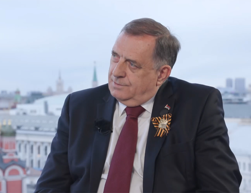 МОСКВА, 10. МАЈА /СРНА/ - Предсједник СНСД-а Милорад Додик рекао је да вјерује да ће Русија тражити на сједници Савјета безбједности УН 12. маја да све одлуке Кристијана Шмита буду правно неважеће.