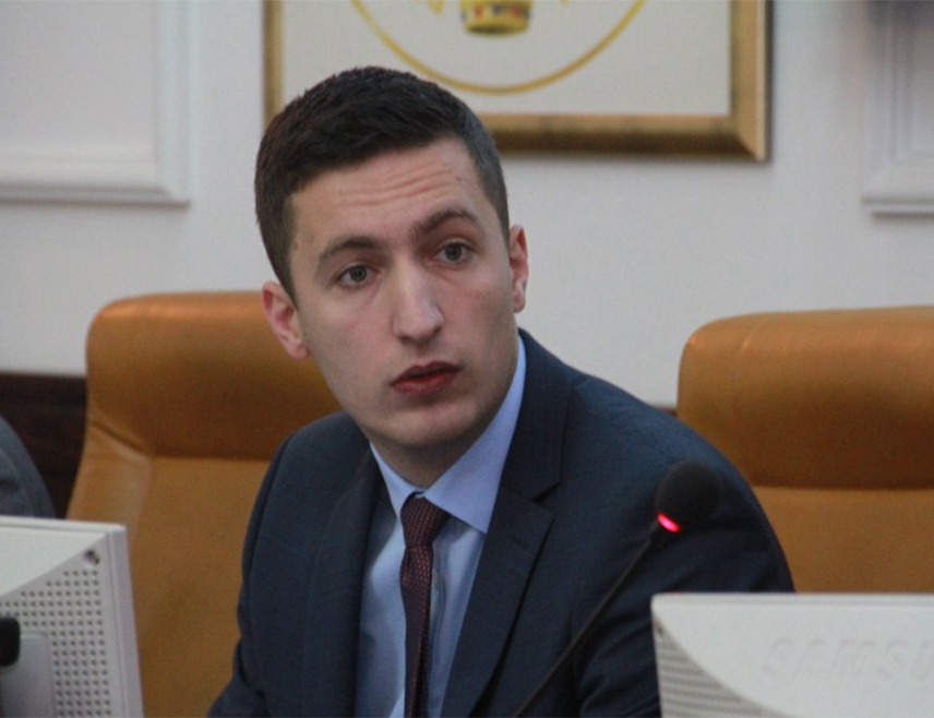 БАЊАЛУКА, 10. МАЈА /СРНА/ - Правник Младен Илић изјавио је данас Срни да би била велика правна и политичка побједа Републике Српске уколико би у Савјету безбјeдности УН биле поништене све одлуке Кристијана Шмита.