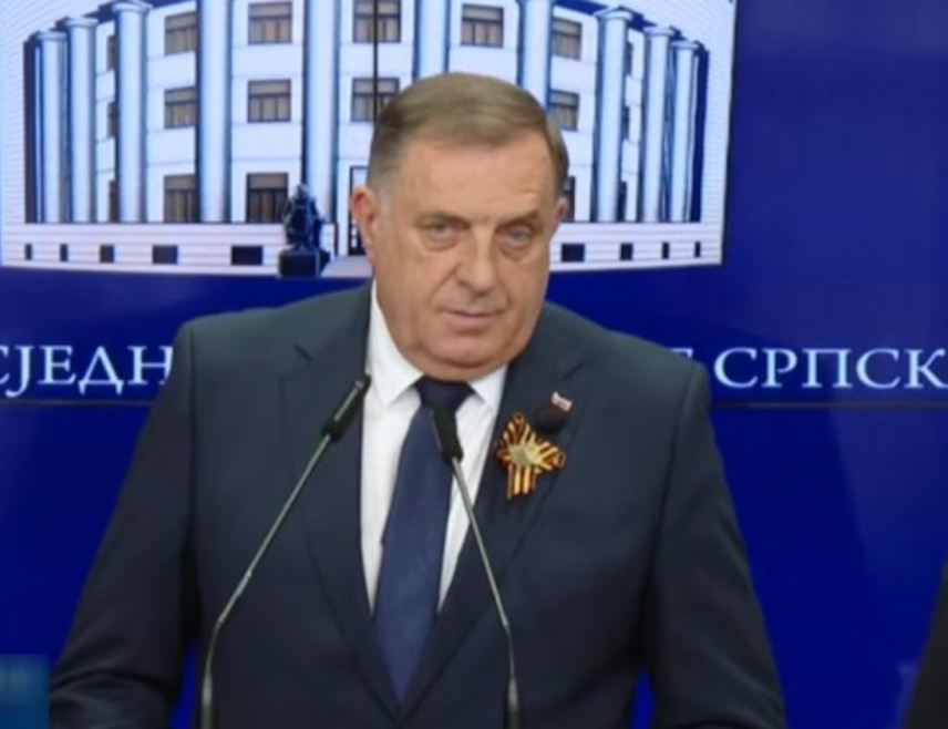 БАЊАЛУКА, 11. МАЈА /СРНА/ - Предсједник СНСД-а Милорад Додик поручио је да ће ова странка и њени коалициони партнери имати заједничке кандидате за предсједника Републике Српске и српског члана Предсједништва БиХ, али да још није вријеме за кандидатуру.