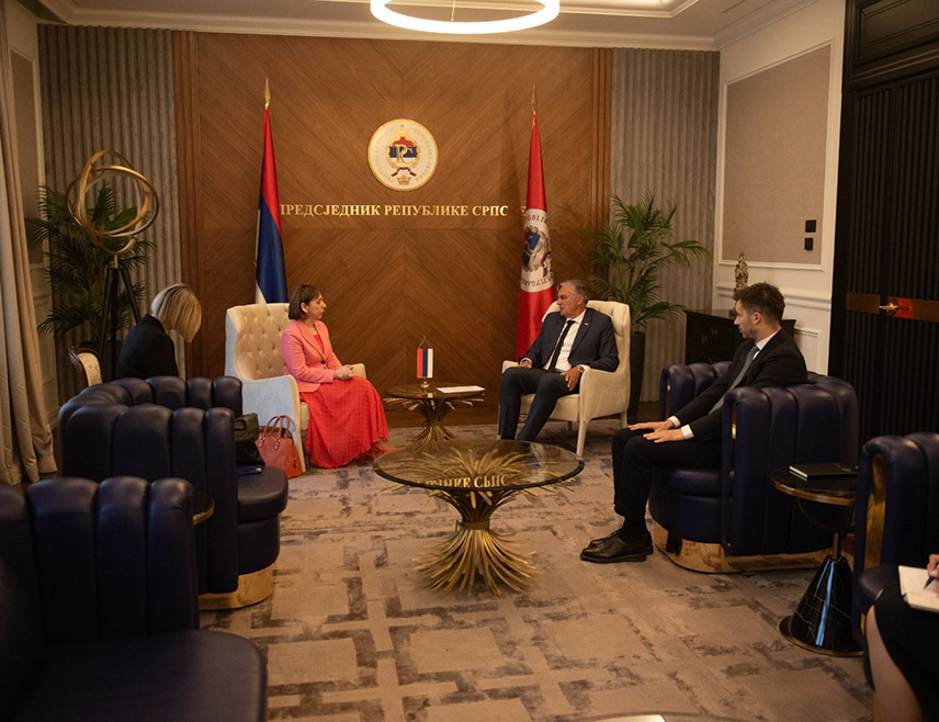 BANJA LUKA, May 15 /SRNA/ – Republika Srpska President Siniša Karan and the Ambassador of Greece to BiH Ioanna Efthymiadou has assessed today that Republika Srpska and Greece maintain traditionally close and friendly relations, which represent a strong foundation for further improvement of cooperation in many areas.