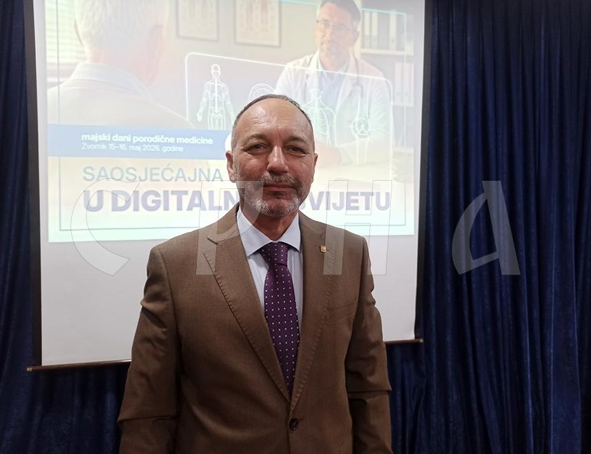 ЗВОРНИК, 15. МАЈА /СРНА/ - Предсједник Удружења доктора породичне медицине Републике Српске Драшко Купрешак рекао је данас у Зворнику да је кључни проблем у породичној медицини што студенти и млади доктори јако мало показују интерес за ову област.