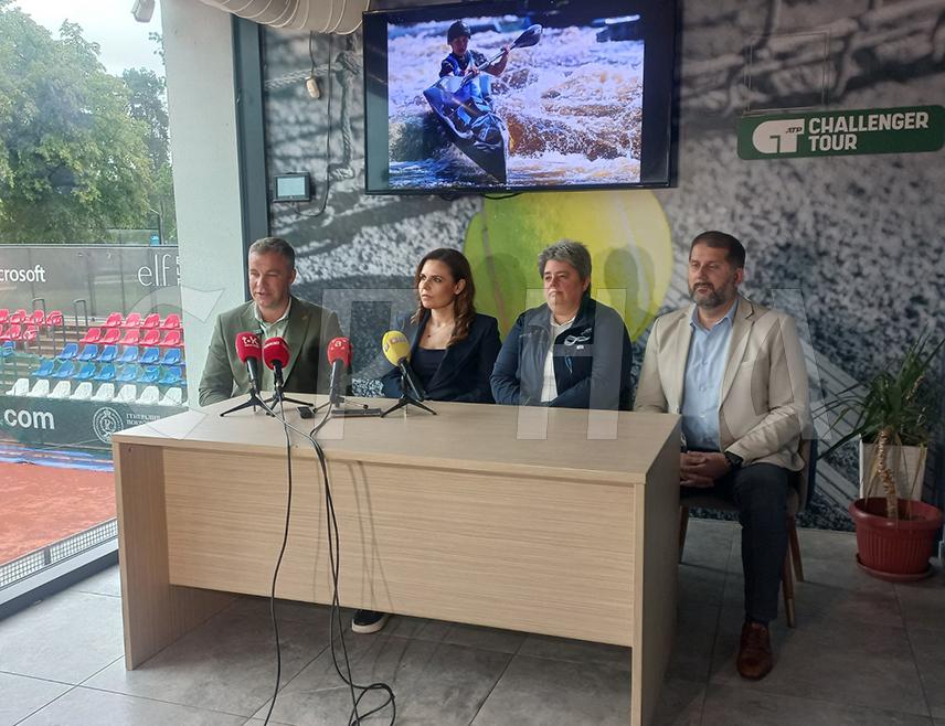 БАЊАЛУКА, 16. МАЈА /СРНА/ - Свјетско првенство у кајаку и кануу на дивљим водама "Бањалука – Врбас 2026" од 19. до 24. маја у Бањалуци окупиће такмичаре из 28 земаља свијета и прави је показатељ да Република Српска има капацитет да организује највећа спортска такмичења, рекла је помоћник министра за спорт Данијела Ћапин.