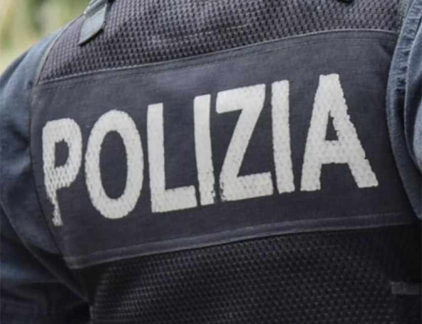 ROME, MAY 16 /SRNA/ - Several people were injured today when a car drove into a crowd in the center of the city of Modena in northern Italy, Italian media report.