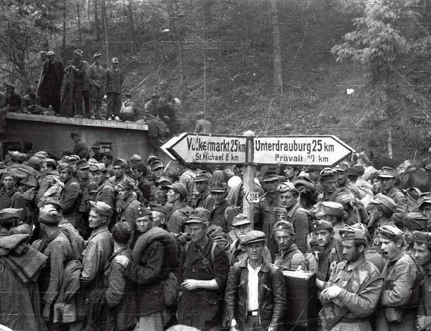 БАЊАЛУКА, 18. МАЈА /СРНА/ - Власти у Хрватској поново врше ревизију историјске истине о дешавањима на крају НОР-а 1945. године у Блајбургу, због чега је вријеме да међународна заједница заустави Хрватску у овим намјерама, речено је Срни у СУБНОР-у Републике Српске.