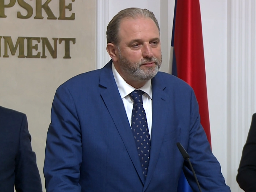 BELGRADE, MAY 18 /SRNA/ – Attorney Srđan Aleksić told SRNA that a lawsuit is being prepared after he received an analysis from Republika Srpska showing that heavy metals and depleted uranium were detected in the body of a cancer patient who had been in Han Pijesak during the 1995 NATO bombing.