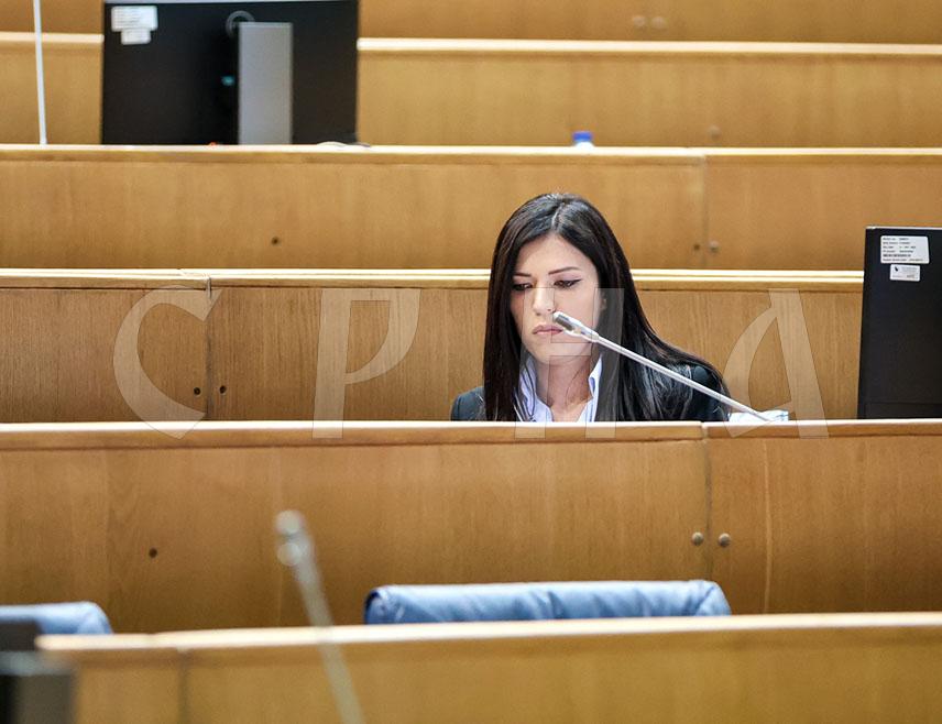 САРАЈЕВО, 19. МАЈА /СРНА/ - Шеф Клуба посланика СНСД-а у Представничком дому Парламентарне скупштине БиХ Сања Вулић рекла је да овај клуб не може подржати Приједлог допуне Пословника овог дома јер се упориште за предложене допуне налазе у наметнутим измјенама Изборног закона БиХ.