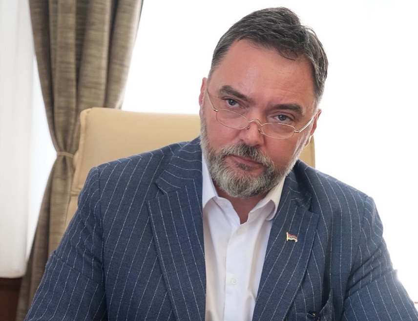 ИСТОЧНО САРАЈЕВО, 20. МАЈА /СРНА/ - Дејтонски мировни споразум јасно је дефинисао да имовина припада Републици Српској и Федерацији БиХ, а не БиХ, поручио је замјеник предсједавајуће Савјета министара Сташа Кошарац.