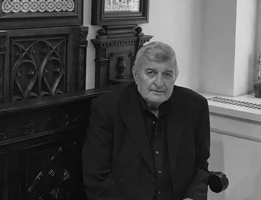 НОВИ ГРАД, 20. МАЈА /СРНА/ - Академски сликар Младен Каран преминуо је јуче у родном мјесту, Великој Жуљевици код Новог Града.