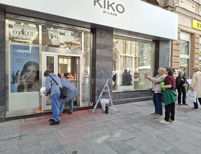 SARAJEVO, MAY 20 /SRNA/ – A man identified as S.Č. /aged 39/ from Sarajevo has been arrested on suspicion of spilling red paint onto premises of companies from Serbia operating in Sarajevo and writing four letters "S", the Cantonal Ministry of Interior said.
