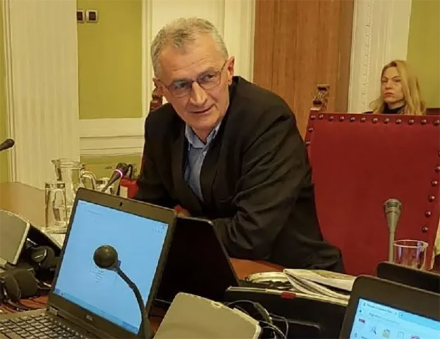 БЕОГРАД, 20. МАЈА /СРНА/ - Предсједник Парламентарног форума Србија-Република Српска Душан Марић рекао је да привремено отварање граничног прелаза између БиХ и Хрватске на новом мосту код Градишке не мијења чињеницу да нови мост служи Сарајеву као обрачун са српским народом и Републиком Српском, али и са ФБиХ.