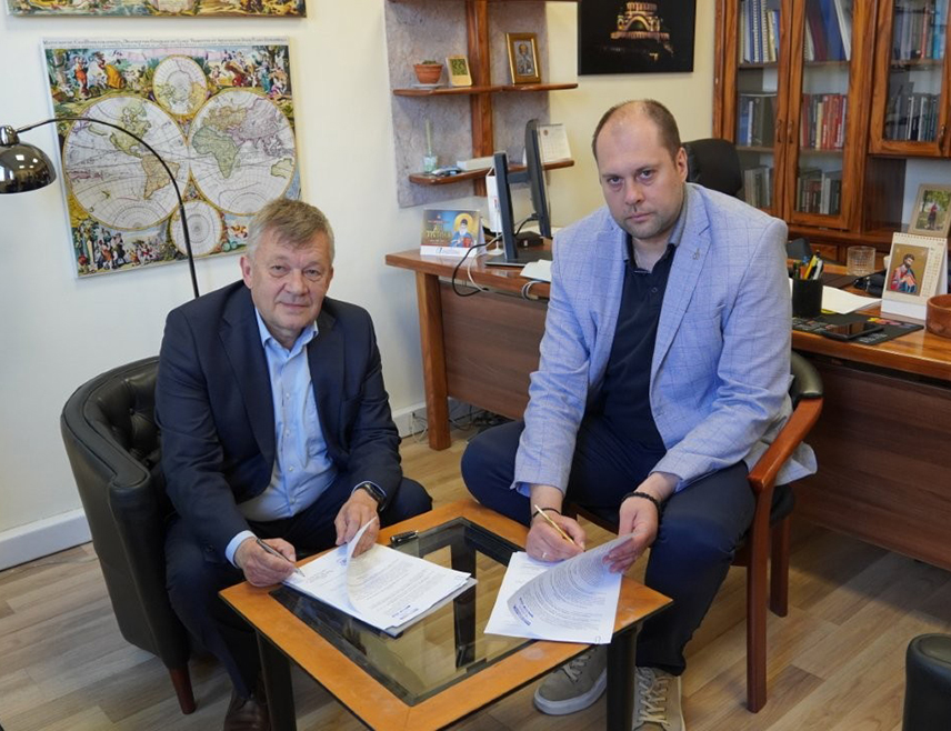 БЕОГРАД, 20. МАЈА /СРНА/ - Декани Факултета безбједносних наука Универзитета у Бањалуци Предраг Ћеранић и Факултета безбедности Универзитета у Београду Младен Милошевић потписали су Анекс споразума о сарадњи, који ће, између осталог, омогућити и извођење практичне наставе из различитих области безбједности.