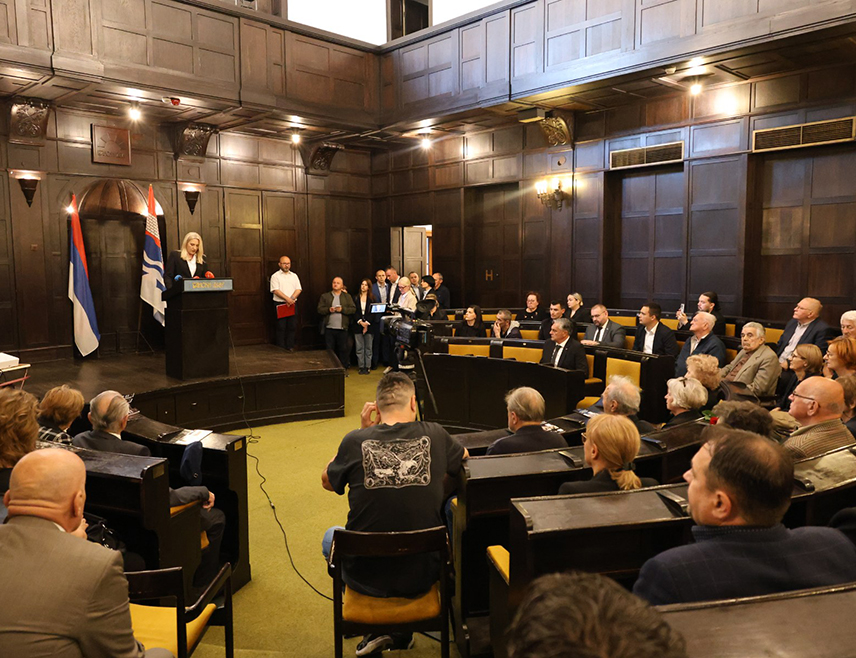 BANJA LUKA, MAY 21 /SRNA/ - The life of longtime president of the Banja Luka Association of WWII Camp Inmates Dobrila Kukolj was a testimony to suffering, but even more to dignity, truth and strength, said Serb member of the BiH Presidency Željka Cvijanović.
