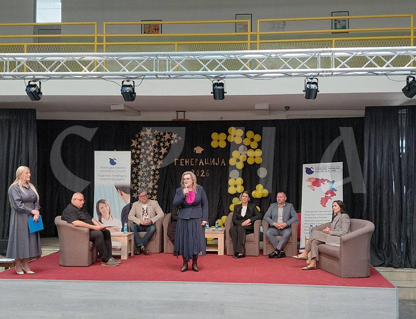 VLASENICA, MAY 21 /SRNA/ - Deficit occupations and skilled trades are a secure path toward building a successful professional and family future for young people, participants of panel discussion on dual education emphasized today in Vlasenica.