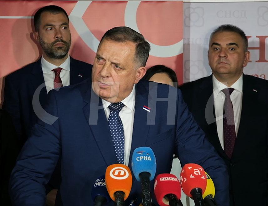 БАЊАЛУКА, 21. МАЈА /СРНА/ - Циљ СНСД-а је побједа на изборима за предсједника Републике Српске и српског члана Предсједништва БиХ, најмање 35 посланика у Народној скупштини, те десет у Представничком дому Парламентарне скупштине БиХ, изјавио је предсједник СНСД-а Милорад Додик након сједнице Главног одбора.