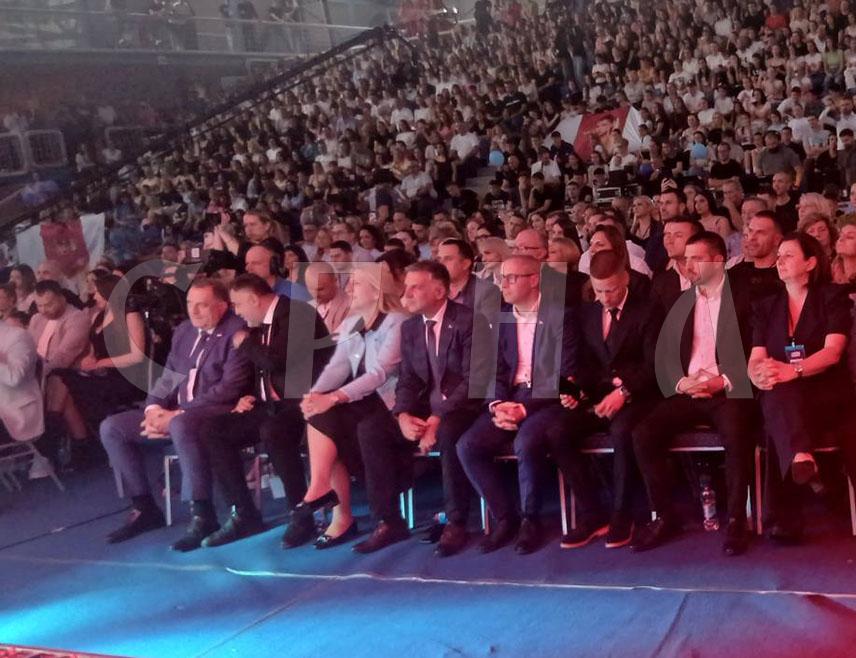 ОТВОРЕНО ФИНАЛНО ВЕЧЕ МУЗИЧКОГ ТАКМИЧЕЊА, ПРИСУСТВУЈУ ЦВИЈАНОВИЋЕВА И ДОДИК
