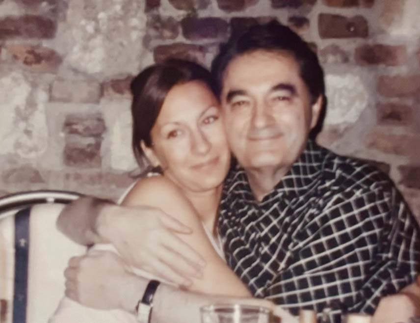 БЕОГРАД, 24. МАЈА /СРНА/ - У Хагу на "суптилан, фин и постепен" начин, ускраћујући адекватно лијечење, убијају генерала Ратка Младића као што су у Финској, по налогу Механизма, исто радили и генералу Небојши Павковићу, изјавила је Срни Марија Павковић, кћерка генерала Павковића.
