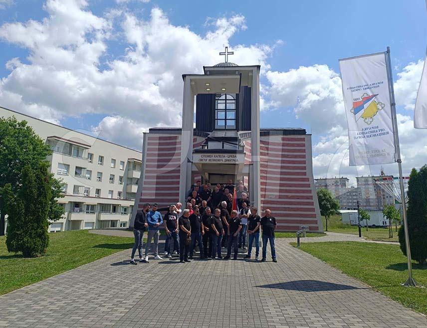 ИСТОЧНО САРАЈЕВО, 24. МАЈА /СРНА/ - Ветерани Војне полиције Сарајевско-романијског корпуса данас су обиљежили Дан Четвртог батаљона Војне полиције овог корпуса, истакавши да су поносни на свој ратни пут у стварању Републике Српске и да жртва 21 погинулог саборца никада неће бити заборављена.