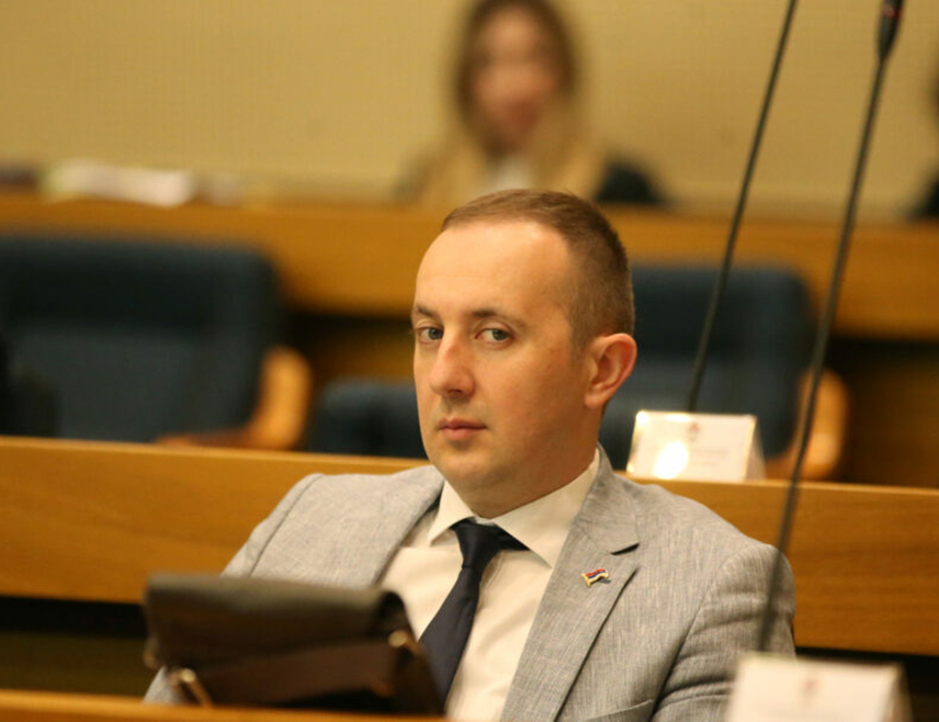 BANJA LUKA, MAY 25 /SRNA/ – Ognjen Bodiroga, head of the SDS caucus in the National Assembly of Republika Srpska, believes that all acts imposed by High Representatives in BiH should be annulled and that the OHR should be closed.