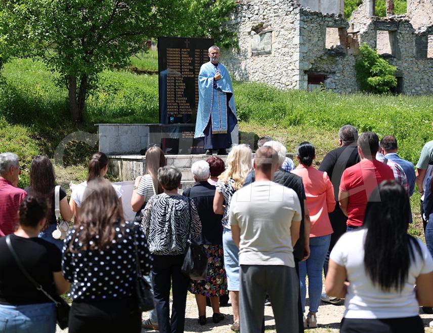 ИСТОЧНО САРАЈЕВО, 29. МАЈА /СРНА/ - Српско село Ледићи, општина Трново, нападнуто је 3. јуна 1992. године од припадника муслиманско-хрватских формација, који су убили и масакрирали 22 српска цивила у овом селу.